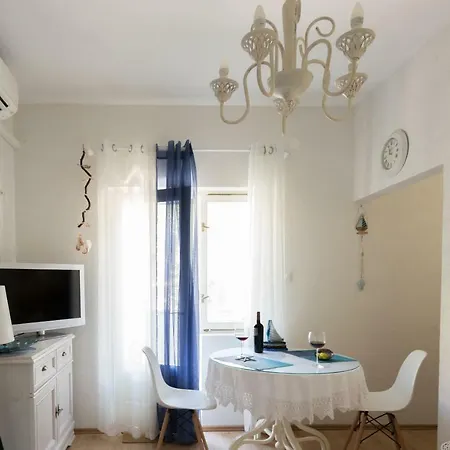 Majda Apartment *